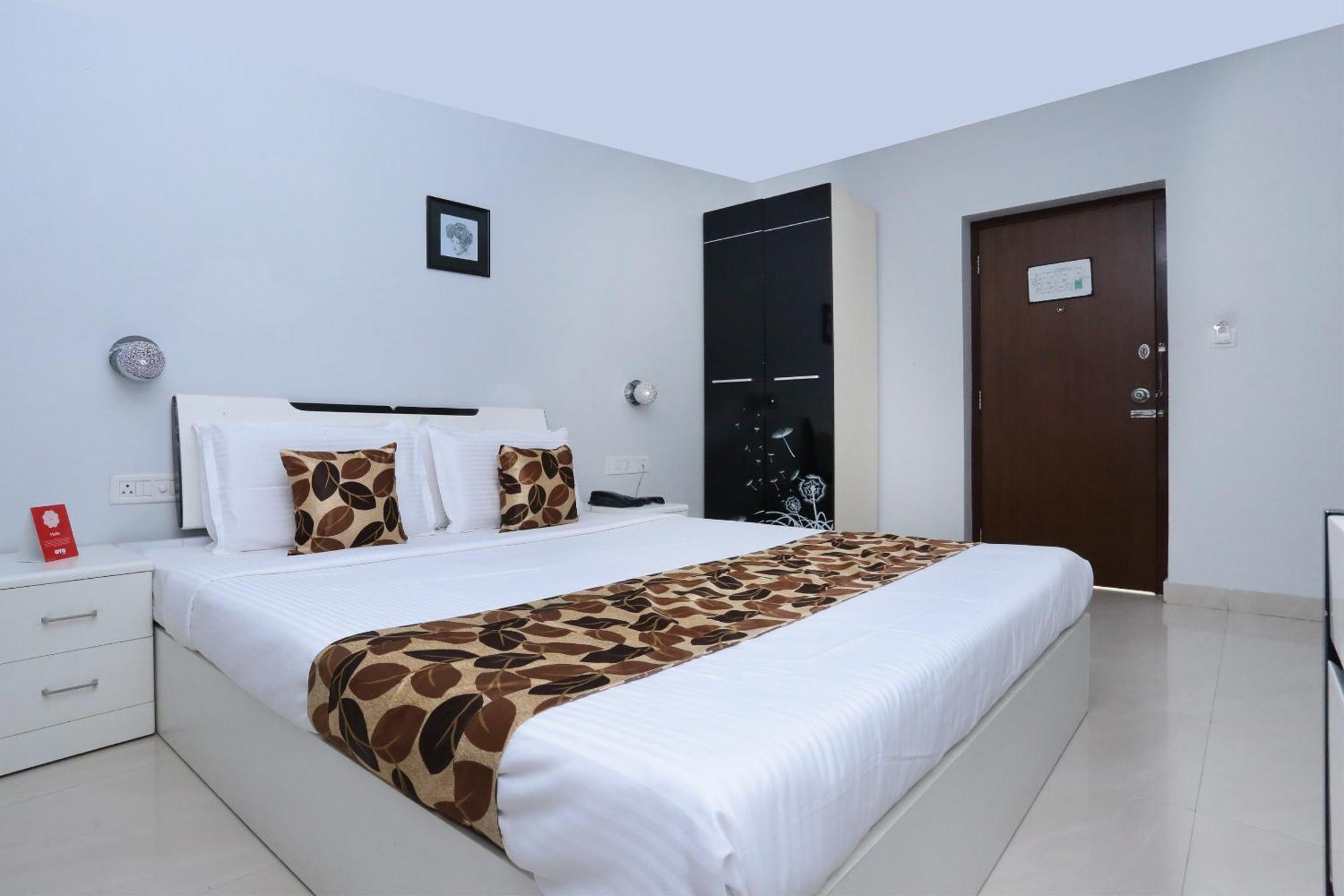 Super Townhouse Malabar Illam Hotel Kochi Exterior photo